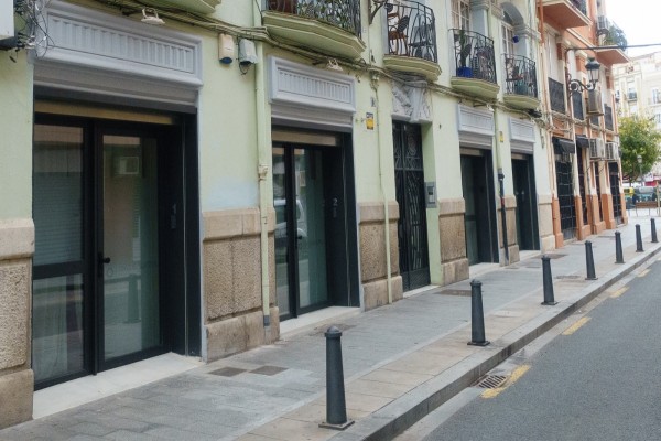 Decenas de pisos turísticos que el Ayuntamiento remitió como clausurados siguen ofertándose en internet