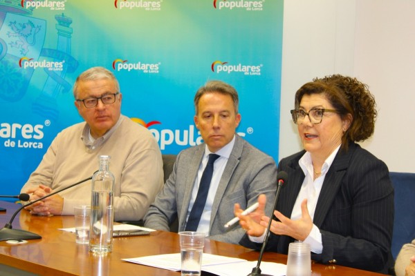 El PP lleva a Lorca las 10 medidas de Feijóo para los autónomos: 