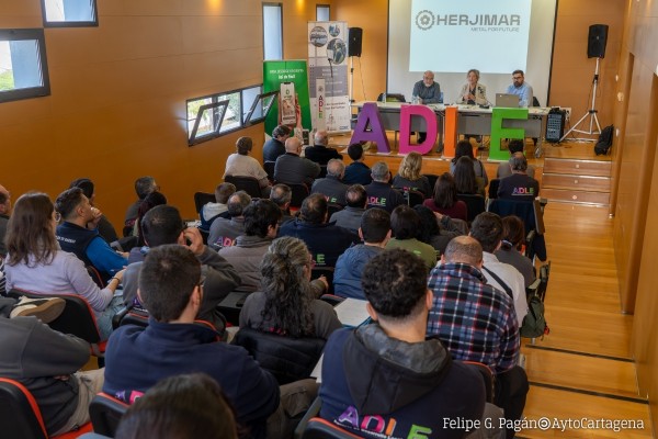 La ADLE de Cartagena pone en contacto a 80 de sus alumnos con nueve empresas de la comarca
