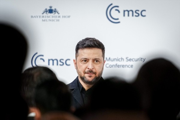 Zelenski pide dos meses de alto el fuego para celebrar elecciones en Ucrania
