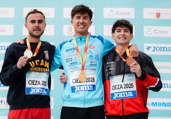 José Manuel Pérez y Laura Monje, primeros campeones nacionales de marcha en maratón en Cieza
