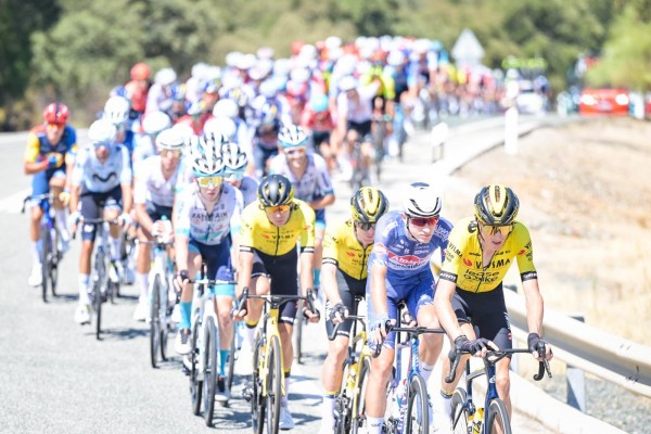 Bittner hace su agosto en Sevilla, Roglic sigue líder
