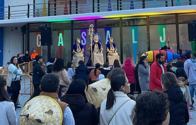 Un especial Entierro de la Sardina pone fin al Carnestoltes 2026 del Grau