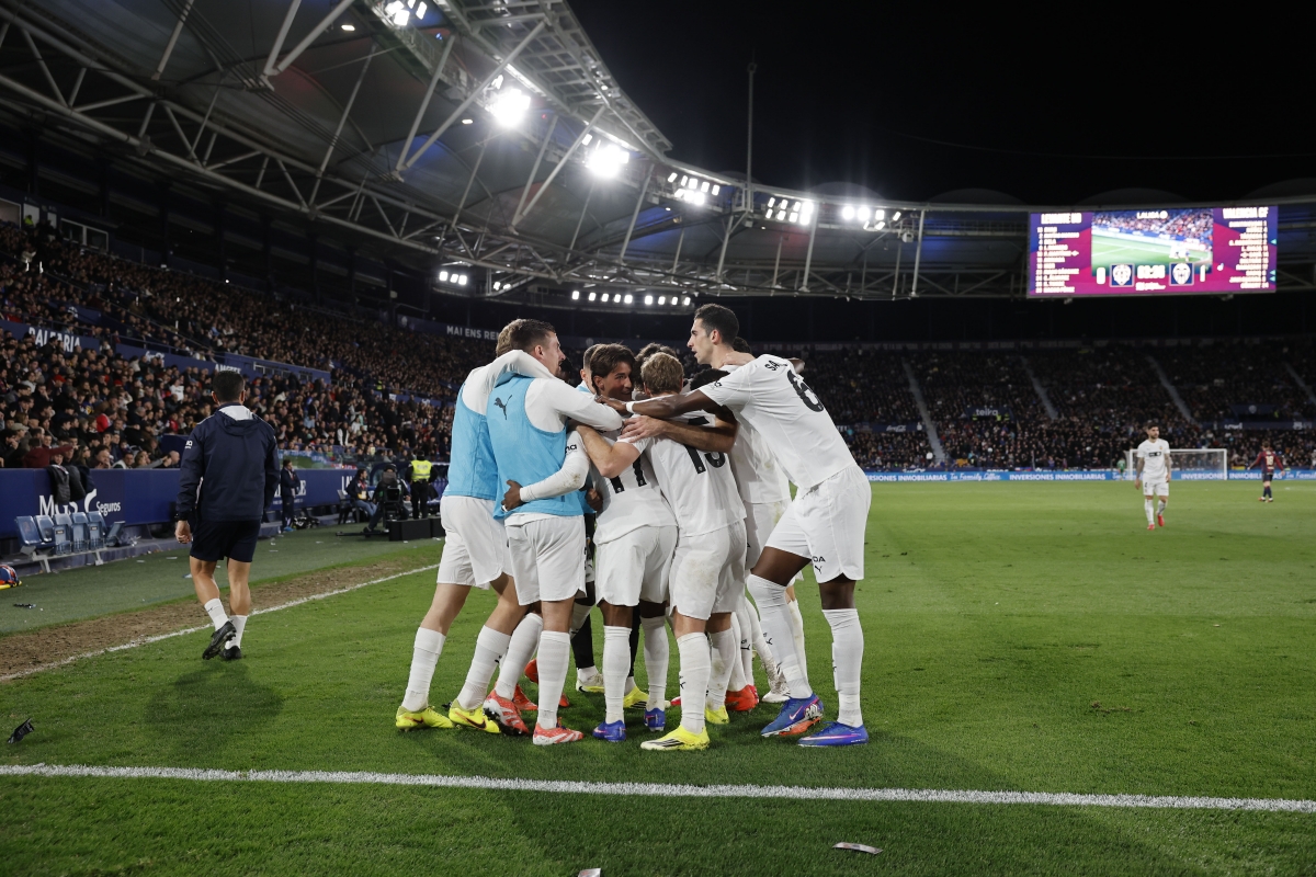 El Valencia CF hunde al Levante UD