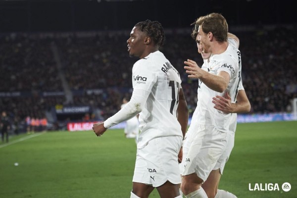 Las notas del Levante UD 0-2 Valencia CF: Ramazani y Sadiq desequilibran el derbi