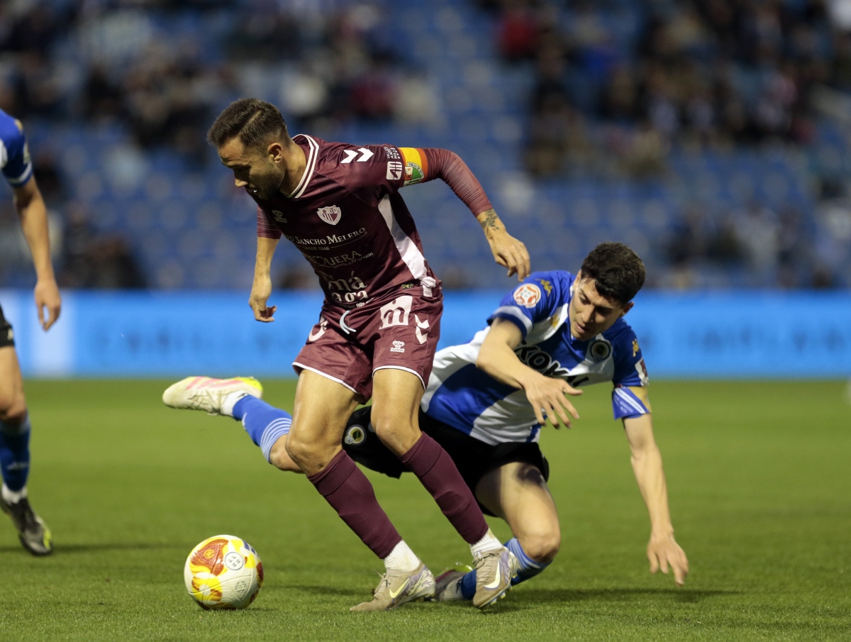 El Antequera no solo fue mejor de cara a gol, también con el balón
