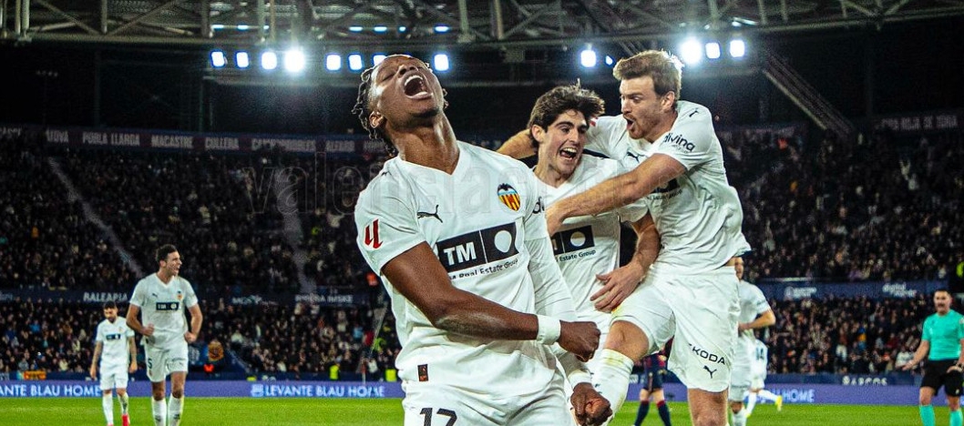 Ramazani aprovecha su primera titularidad en liga