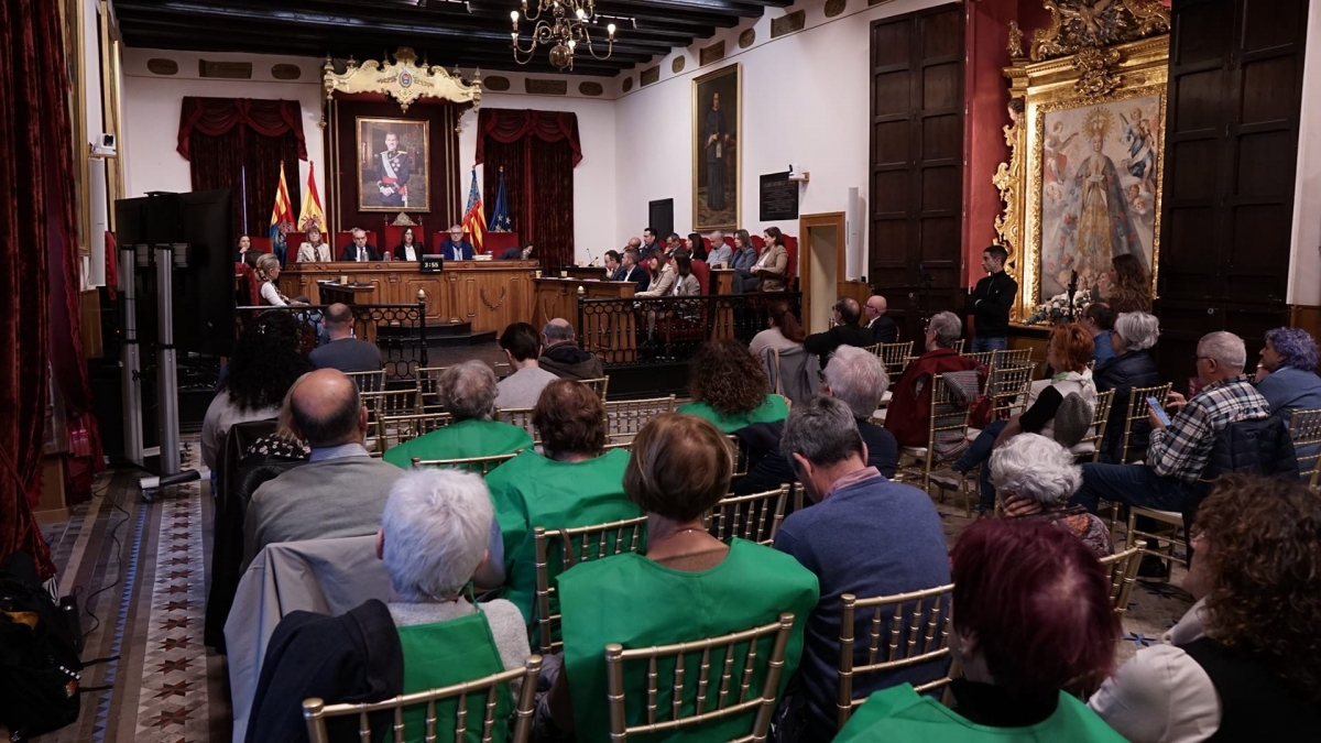 Pleno sanitario en Elche: mucho ruido, poco debate sobre los problemas y nuevo rechazo a la reversión del Vinalopó