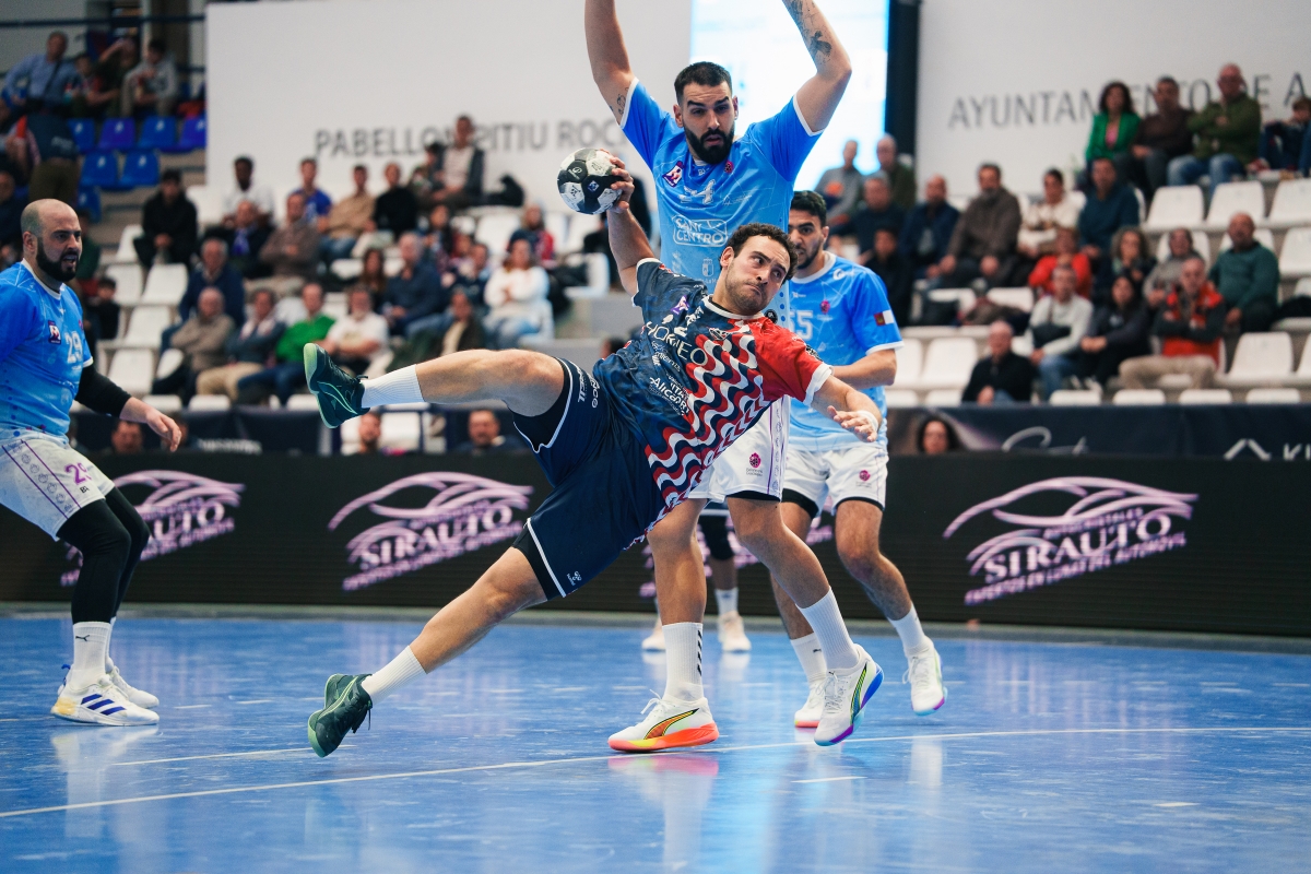 El Horneo Eón abre hueco con el descenso