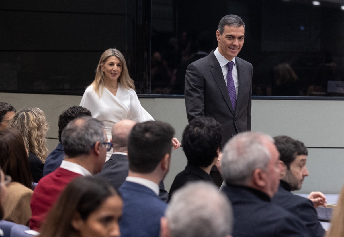 Díaz firma con CCOO y UGT el alza del SMI para 2026 y llama a las empresas a subir sueldos en España