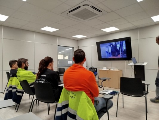 Equipe Cerámicas forma a más de 100 personas en el manejo seguro de carretillas durante 2025