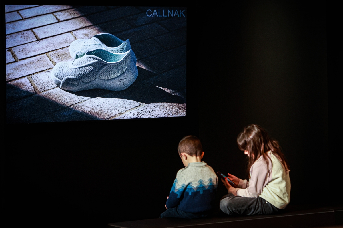 La firma del PCUMH Callnak presenta sus zapatos 3D producidos íntegramente en Elda.