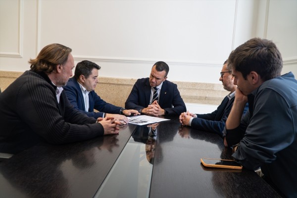 La Diputación de Valencia estudiará la financiación de la reforma integral de la plaza España de Rocafort