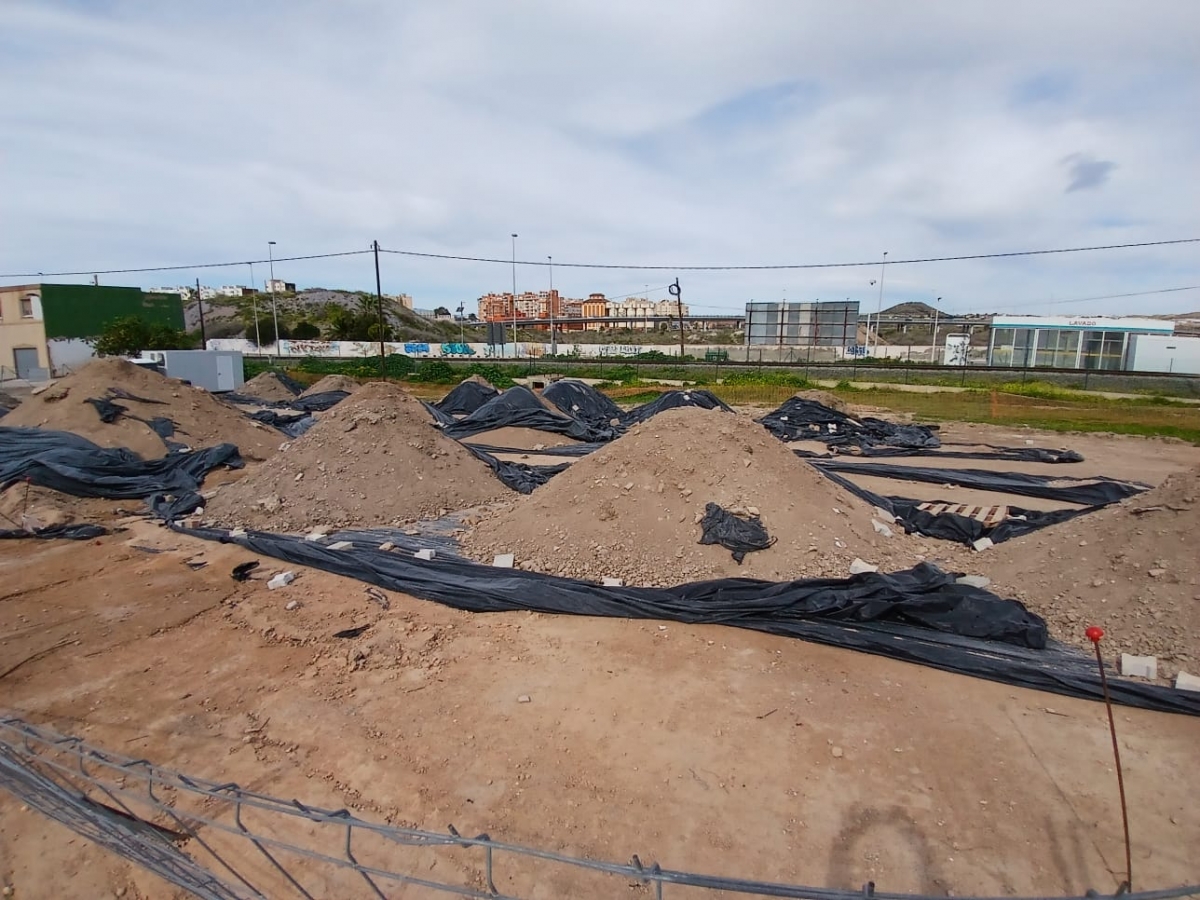 Vecinos de Cartagena vuelven a denunciar la dispersión de polvo contaminado en Los Mateos y piden intervención urgente de Seprona y Fiscalía