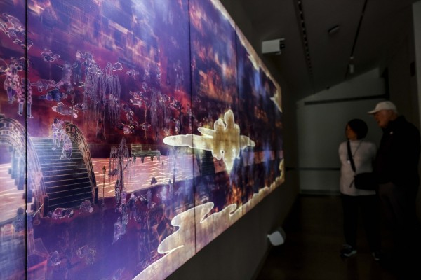 La obra digital 'The World of Irreversible Change' avanza en su destrucción en el CAHH: 