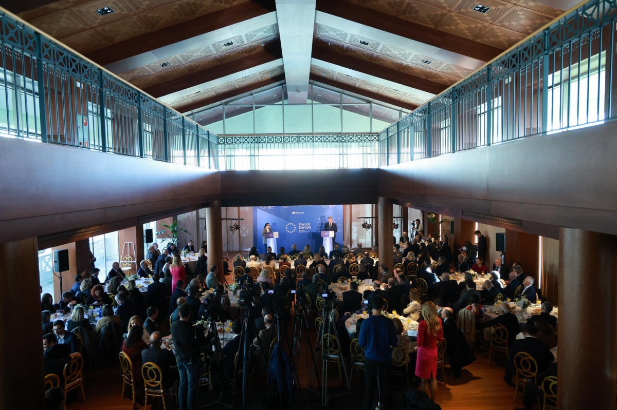 Pabellón del Hotel Las Arenas donde se celebró la conferencia.