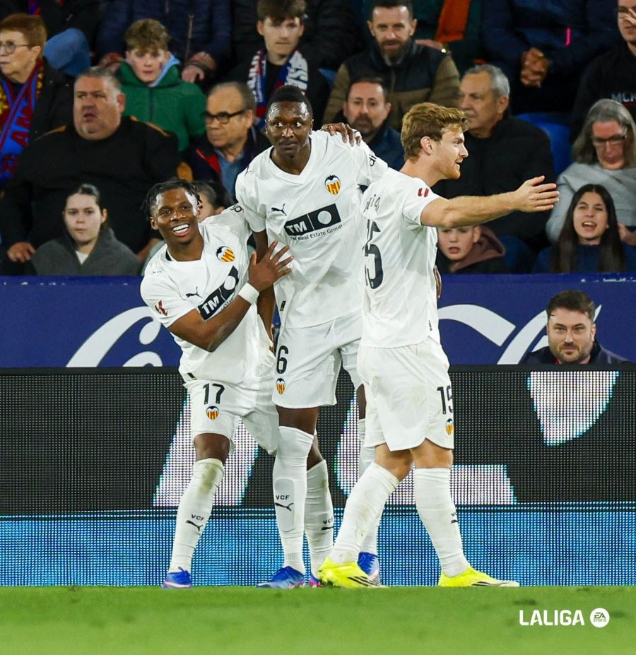 Sadiq-Ramazani, la conexión del Almería vuelve a funcionar en el Valencia