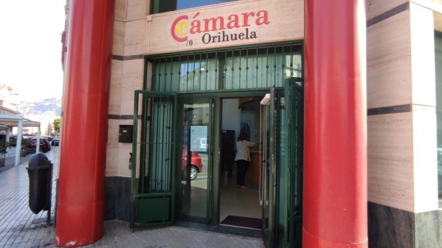 Orihuela devorando a su Cámara de Comercio