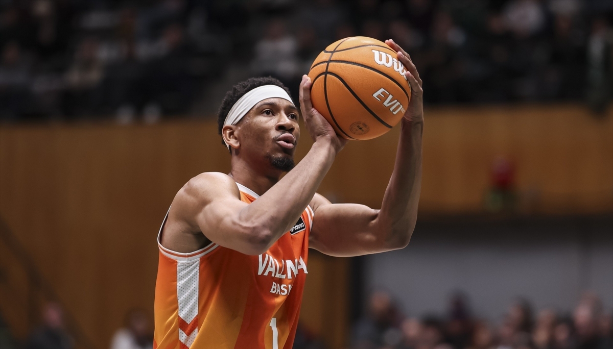 Taylor y Sima, únicos campeones de Copa del Valencia, tras ganarla con el Unicaja en 2025