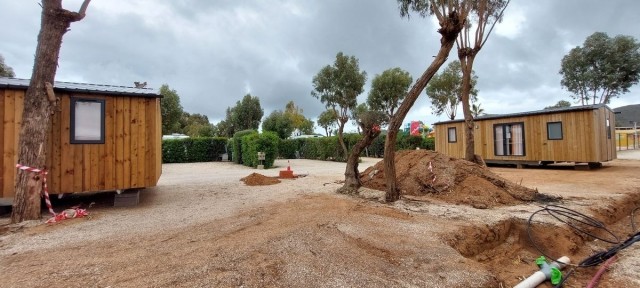 Más de un centenar de hogares en Villas Caravaning, al borde del corte de luz y agua, alerta el PSOE