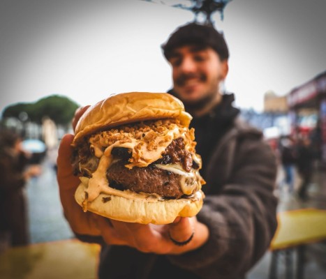 'The Champions Burger' vuelve a Murcia con una escenografía inspirada en la liga de fútbol americano