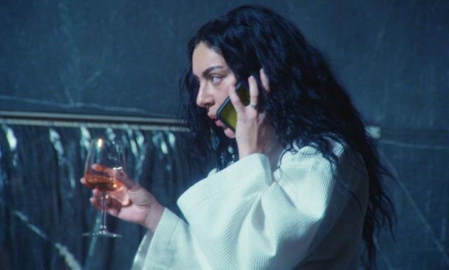 Charli XCX mata a su criatura lima limón en la Berlinale
