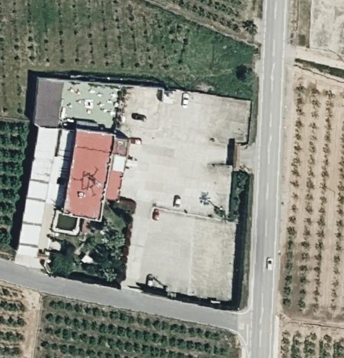 Estado actual del edificio y la parcela en Alginet, visto desde arriba.