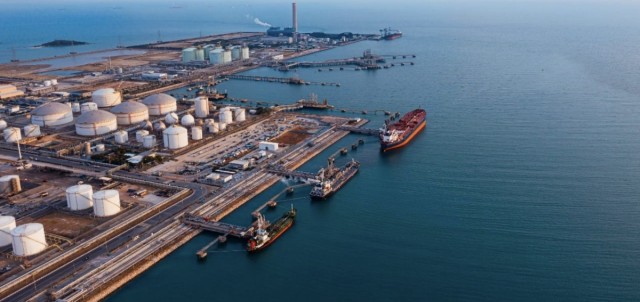 Las empresas excluidas del concurso para la planta de biocombustibles en el Puerto de Sagunto piden ahora la concesión directa