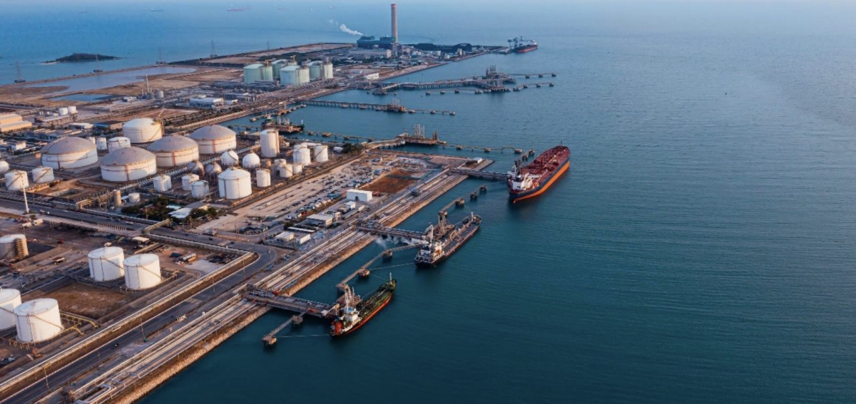 Las empresas excluidas del concurso para la planta de biocombustibles en el Puerto de Sagunto piden ahora la concesión directa