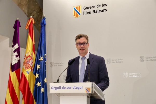 Diálogo entre el vicepresidente primero balear, Antoni Costa, y la consellera Marian Cano en el primer ‘Networking Lunch’ de Forinvest 2026