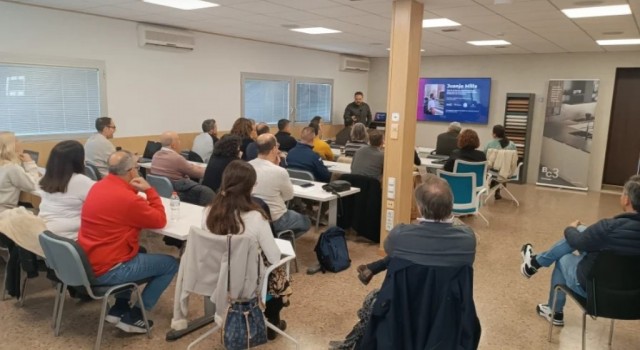 La EGM Pla de la Vallonga impulsa la digitalización de sus empresas con una jornada sobre IA 