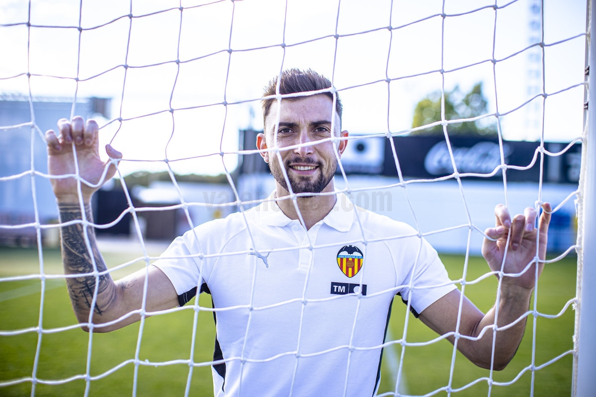 Rivero: “Esta renovación es una muestra de confianza. Sé lo que es representar a este club y la camiseta que llevamos”