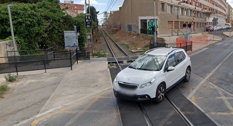 Paso a nivel entre Foios y Meliana. - Foto: VP Paso a nivel entre Foios y Meliana.