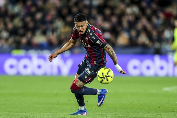El Levante recurrirá la sanción de tres partidos a Arriaga y Vicente Iborra
