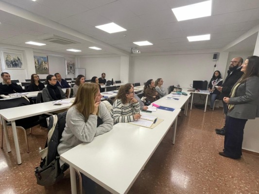 Més de mig centenar de persones cursen a Vila-real la formació de valencià per a a la població adulta