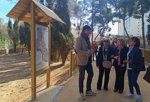 Finaliza la regeneración de la zona verde de la calle Terral de La Cala de la Vila Joiosa