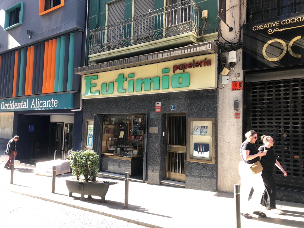 Adiós a otro negocio histórico de Alicante: Eutimio cierra y vende el edificio