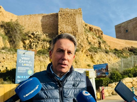 El nuevo alumbrado del Castillo de Lorca iluminará más de 300 metros de muralla