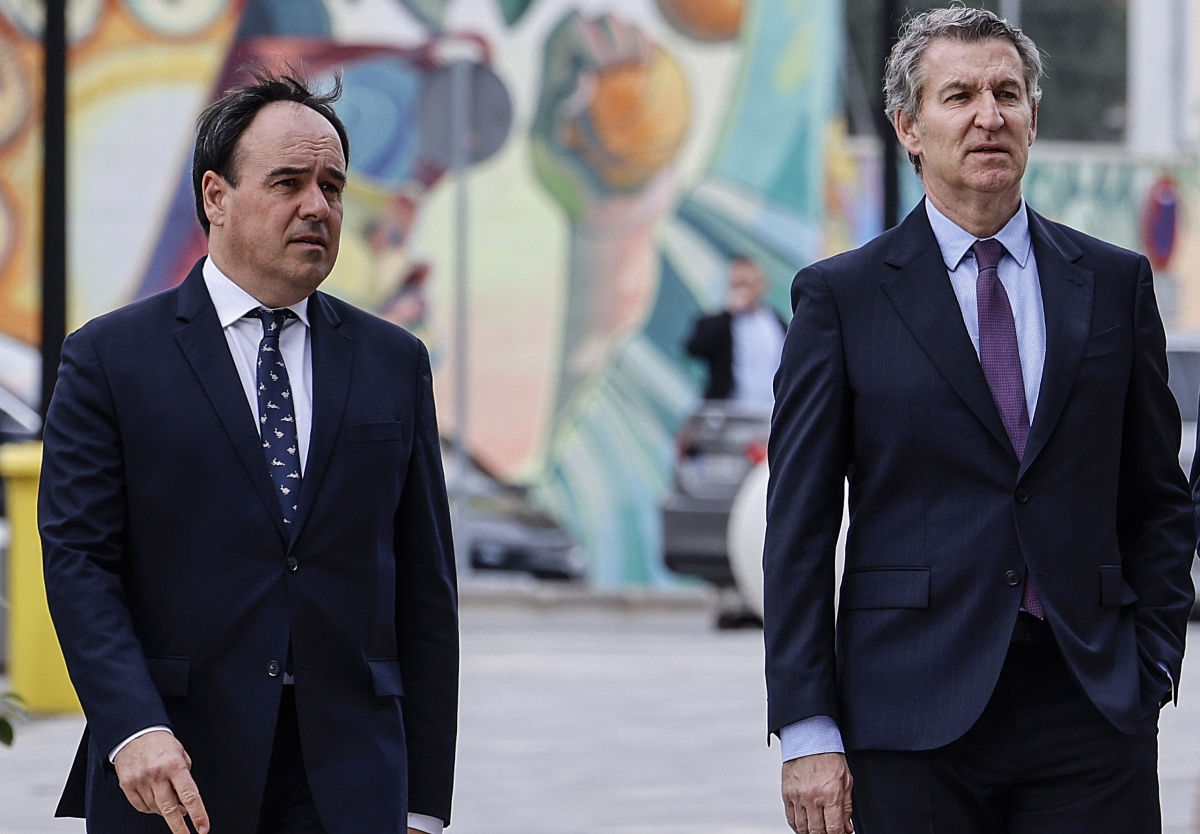 Pérez Llorca y Núñez Feijóo, juntos en València. - Foto: EP/ROBER SOLSONA Pérez Llorca y Núñez Feijóo, juntos en València.