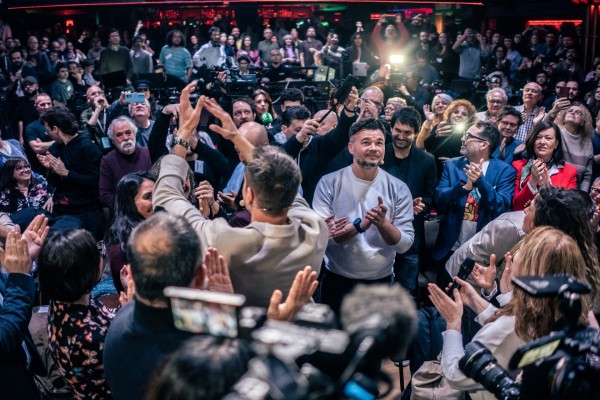Rufián junto a Emilio Delgado luce poder de convocatoria con su acto sobre el futuro de la izquierda en Madrid