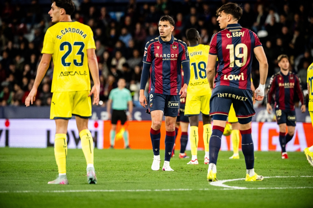 Los cambios de Luís Castro no son suficientes para batir a un Villarreal de Champions