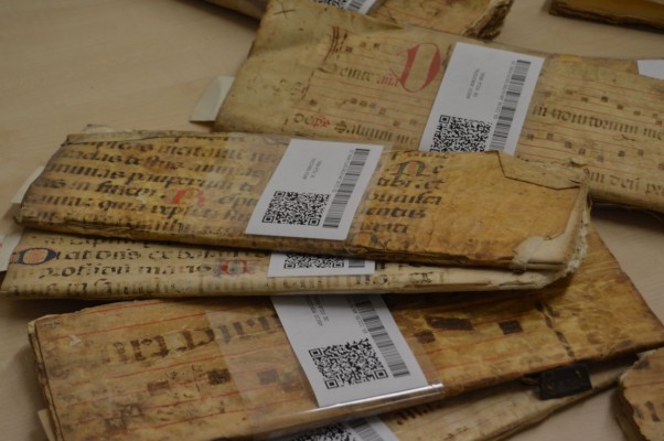 Vila-real amplía su Archivo Municipal tras hallar casi veinte pergaminos medievales de música gregoriana