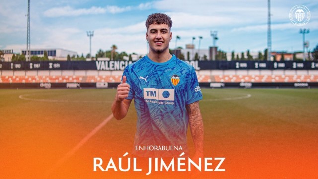El Valencia CF renueva al meta Raúl Jiménez hasta 2028