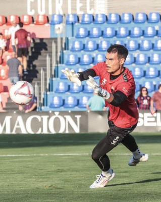 El portero Dani Martín, de 'villano' a héroe en media hora durante el Eldense-Tenerife 