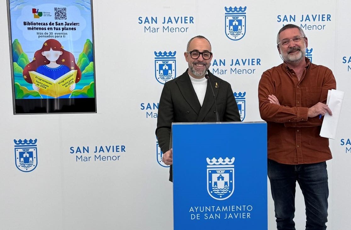 La biblioteca de San Javier se llena de actividades hasta el verano: cuentacuentos, exposiciones y citas con escritores y poetas