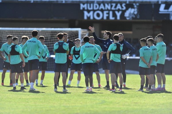 El Efesé va por cuatro entrenadores en los 48 días de Alejandro Arribas como presidente