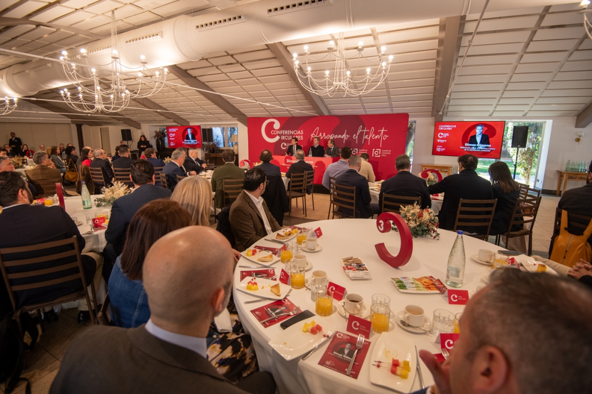 Dimas Gimeno en la Conferencia Circular del Cámara Business Club en Elche. - Foto: RAFA MOLINA Dimas Gimeno en la Conferencia Circular del Cámara Business Club en Elche.