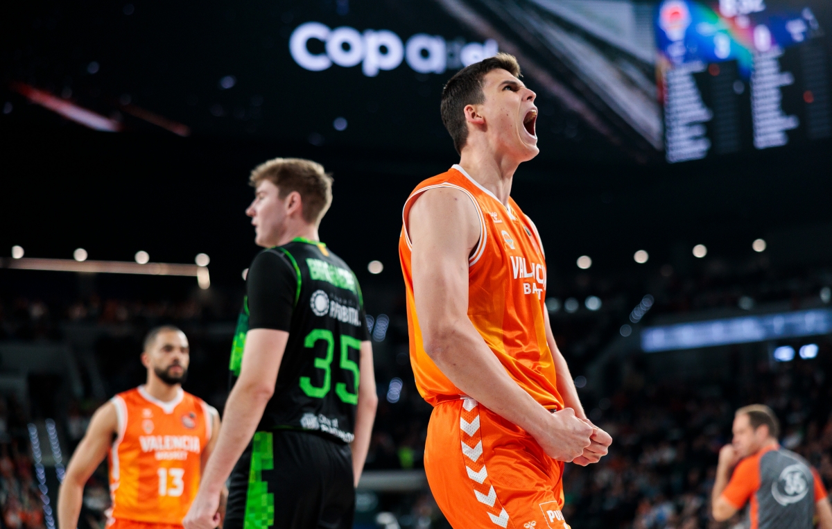 El anfitrión no falla: Valencia Basket 'tumba' a Joventut y estará en semifinales