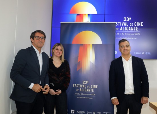 La Diputación presenta el cartel del XXIII Festival de Cine de Alicante: la luz diseñada por Rocío Baños