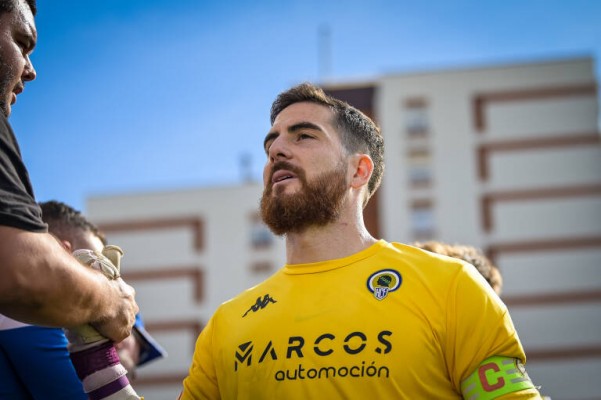 Carlos Abad cumplirá cien partidos oficiales con el Hércules si juega contra el Algeciras